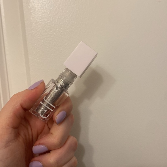 Liquid eyeshadow and highlighter - Picture 2 of 4